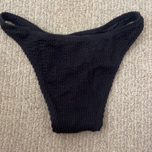 Black bikini bottoms - Picture 2 of 3